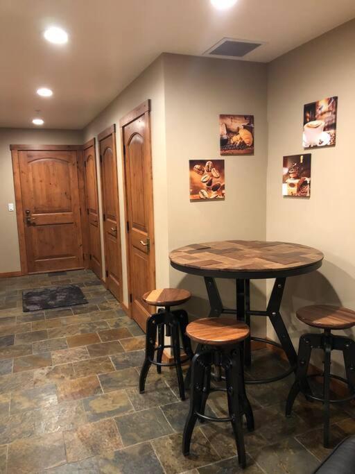 Penthouse Mountain Haven With Community Spa Room Kellogg Ngoại thất bức ảnh